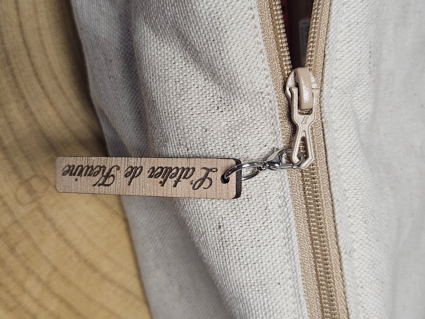 Trousse triangulaire en tissu