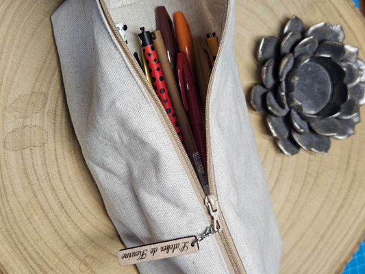Trousse triangulaire en tissu