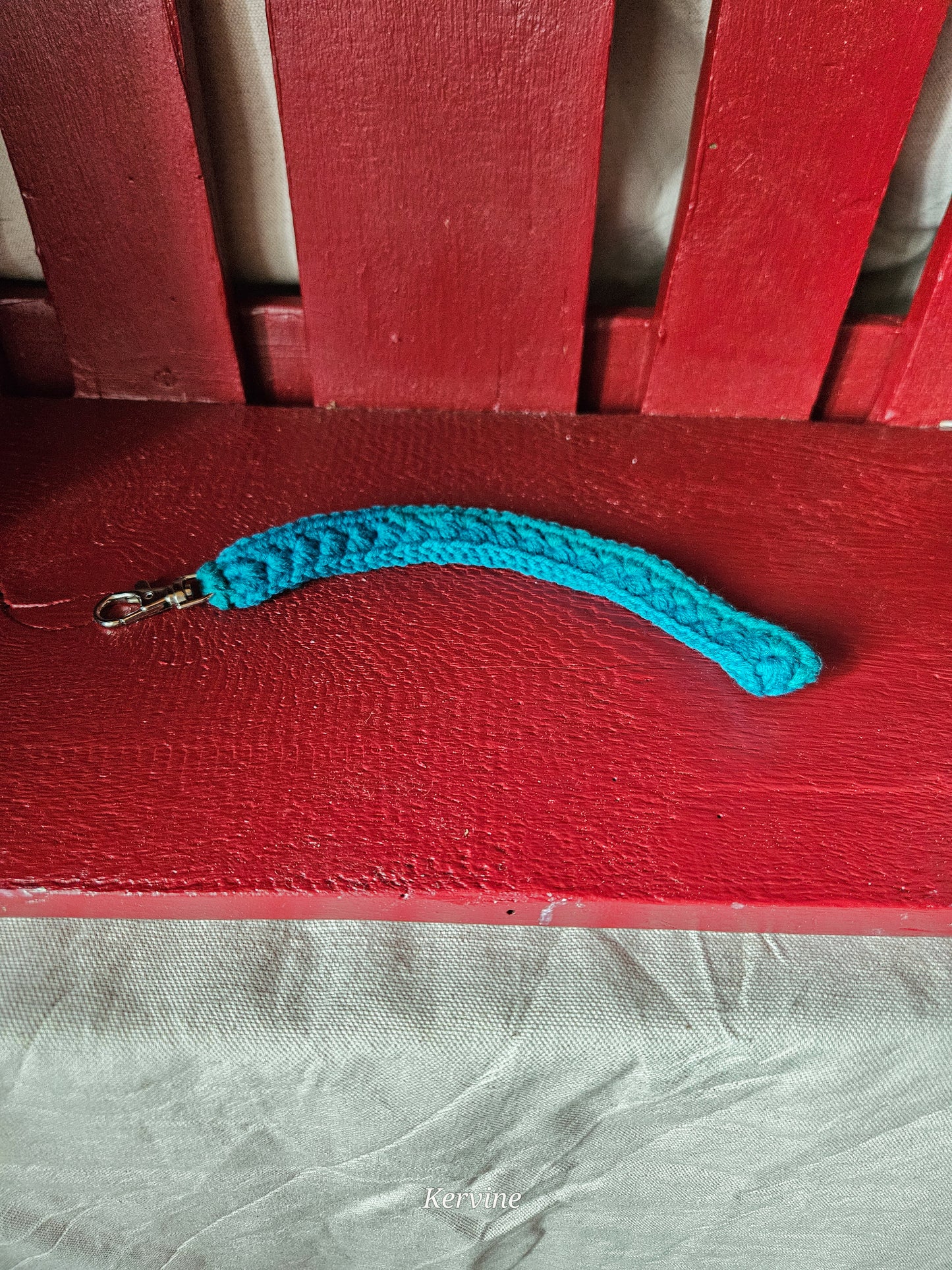 Porte clé bracelet en crochet coloris bleu et vert - L'atelier de Kervine