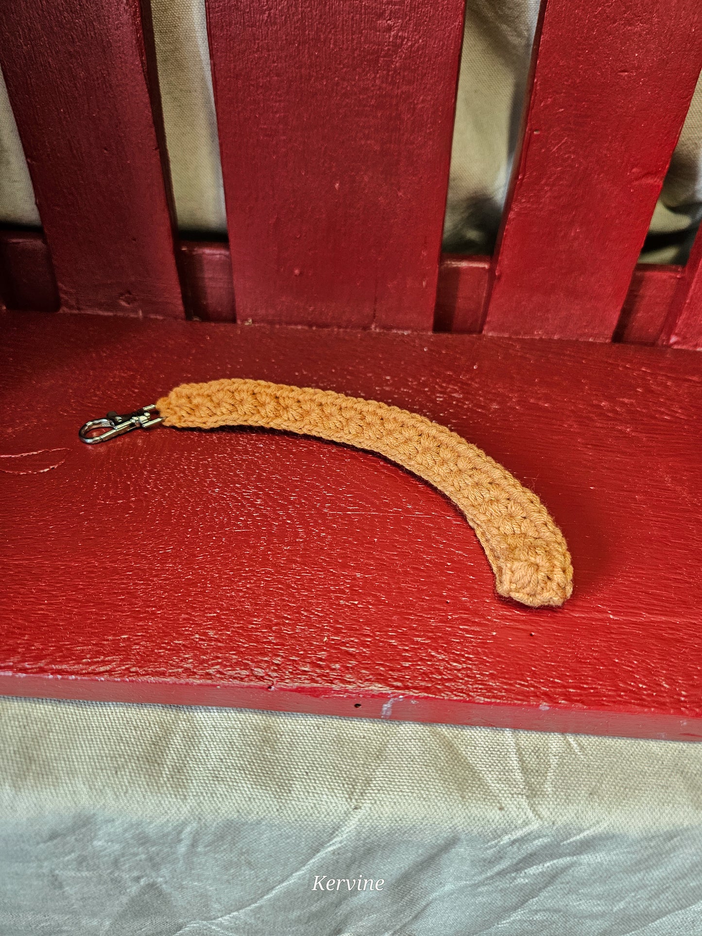 Porte clé bracelet en crochet coloris caramel - L'atelier de Kervine