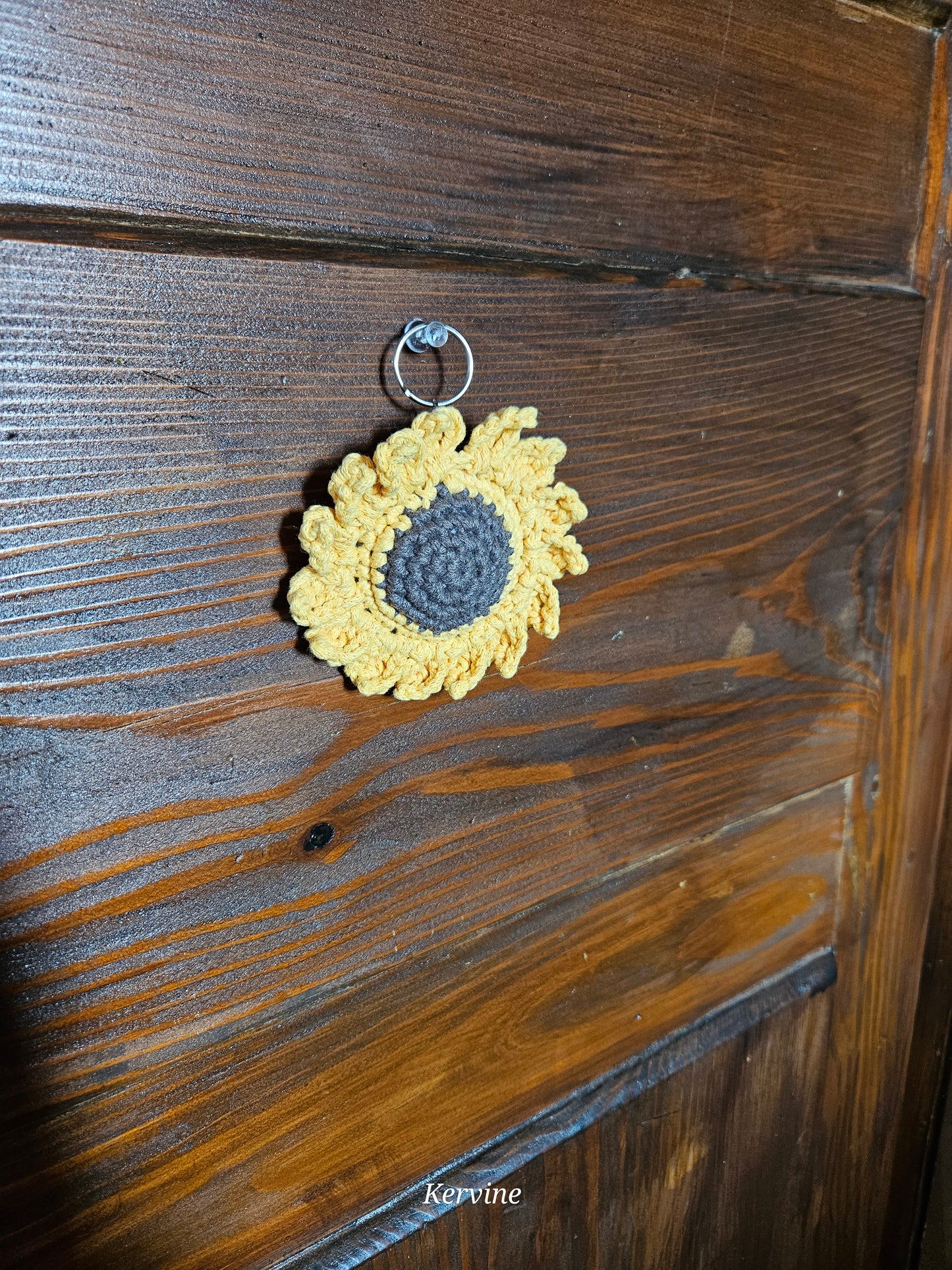 Porte clé en crochet modèle tournesol - L'atelier de Kervine