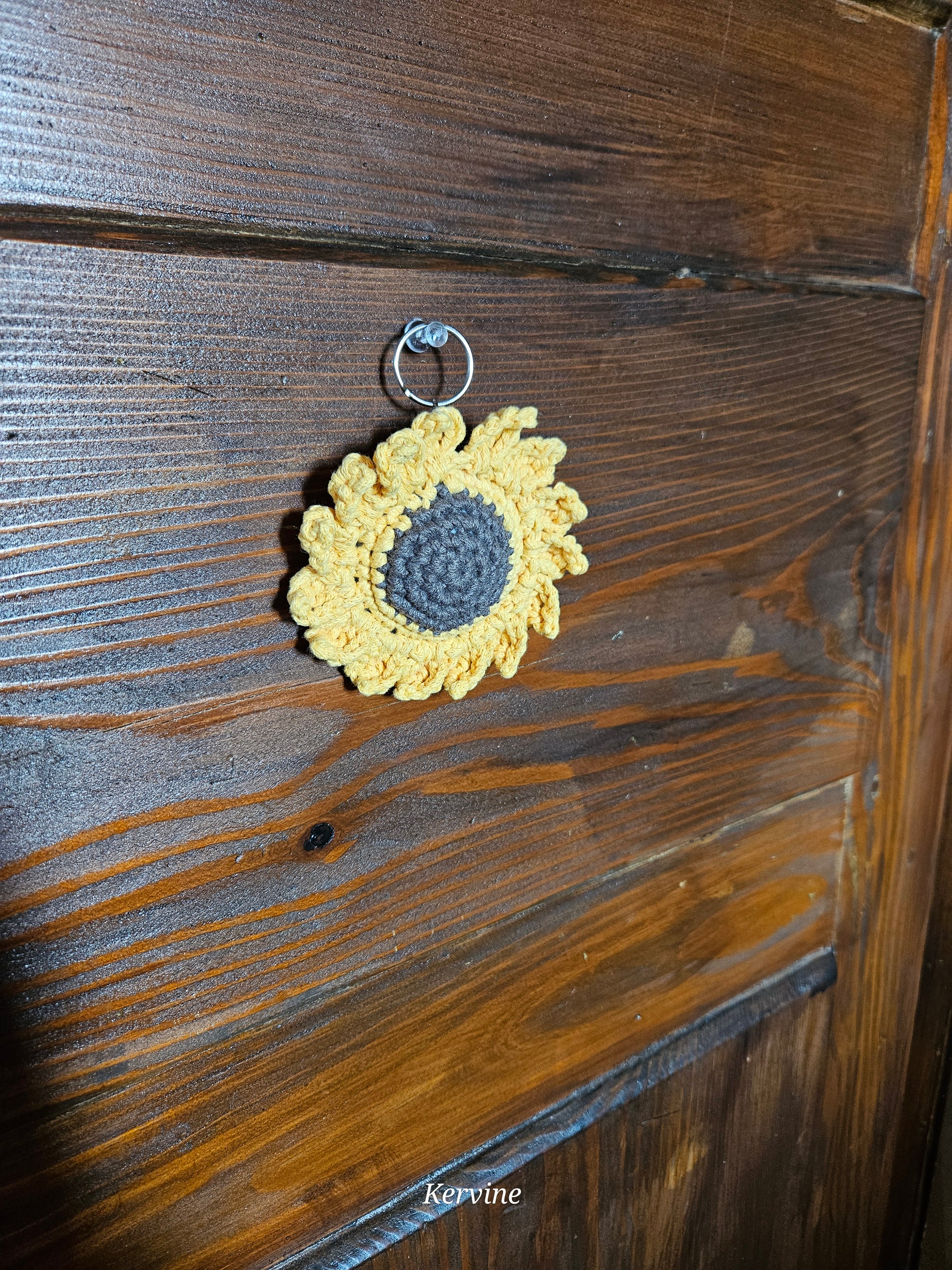 Porte clé en crochet modèle tournesol - L'atelier de Kervine